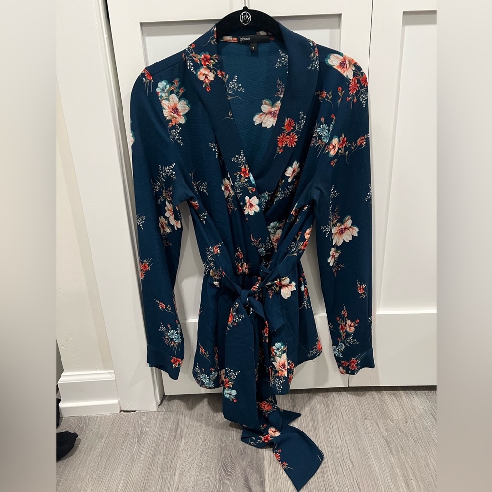 Gibson floral front tie shirt
